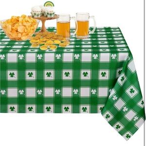 St Patrick’s Day Green Checkered Tablecloth with Shamrock Design 60x102 inches